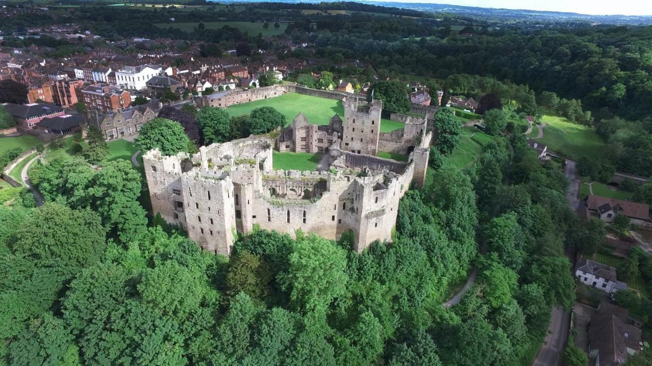 Ludlow Mascall Centre Bagian luar foto